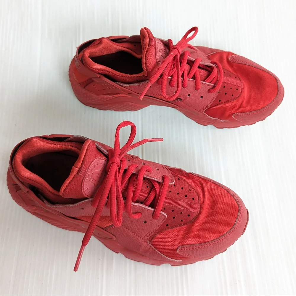 NIKE Air Huarache Run Triple Red Sneakers Size 8.5 Men's